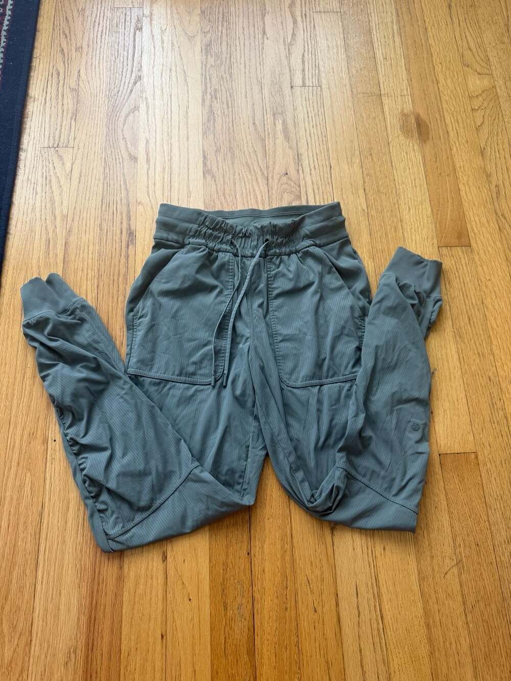 Lululemon Women's Green Ribbed Jogger Pants Size 4